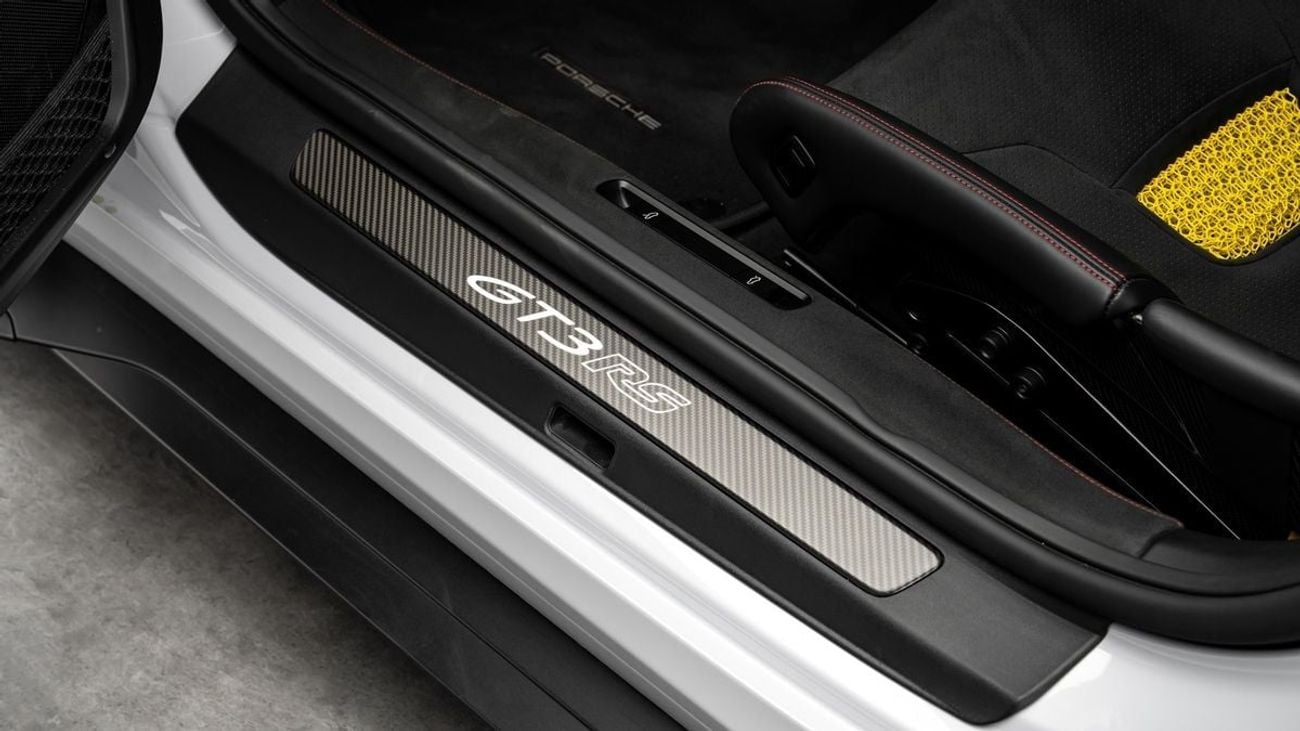 بورش 911 GT3 RS - 2025 - GCC Specs - Under 5 Years Warranty