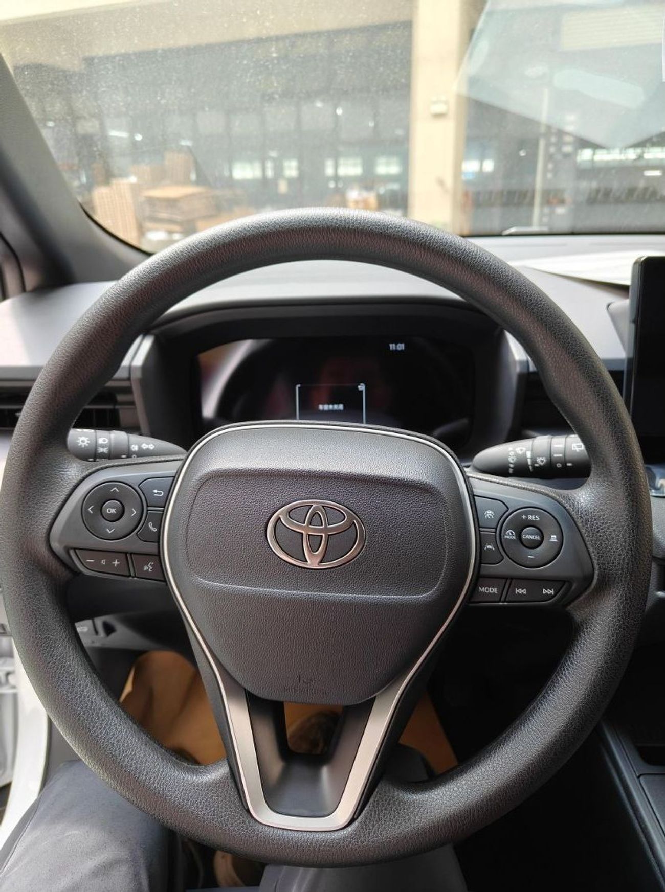 Toyota Frontlander LEADING VERSION / 2.0L V4 / RADAR / DVD / SUNROOF / LEATHER WITH POWER SEATS