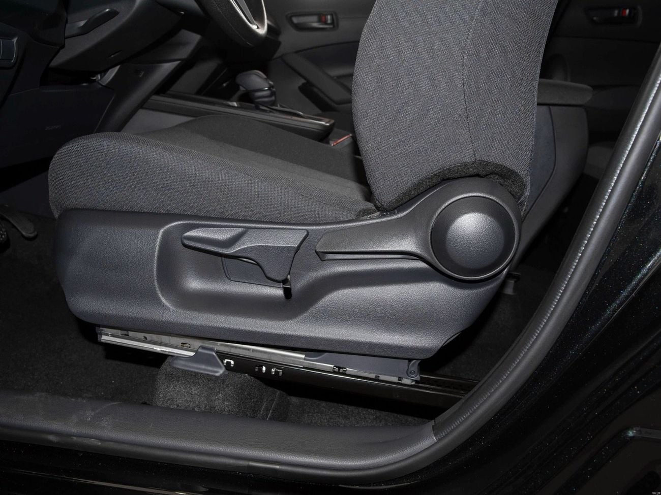 Toyota Frontlander 2.0 Hybrid Leading  white-black