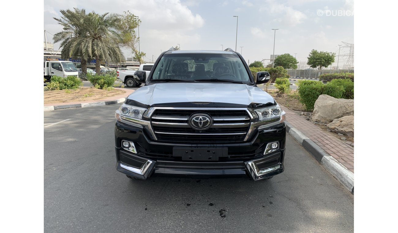 Toyota Land Cruiser VXR 5.7 MY2020 GCC ( Warranty 3 Years / 100,000 K.M )