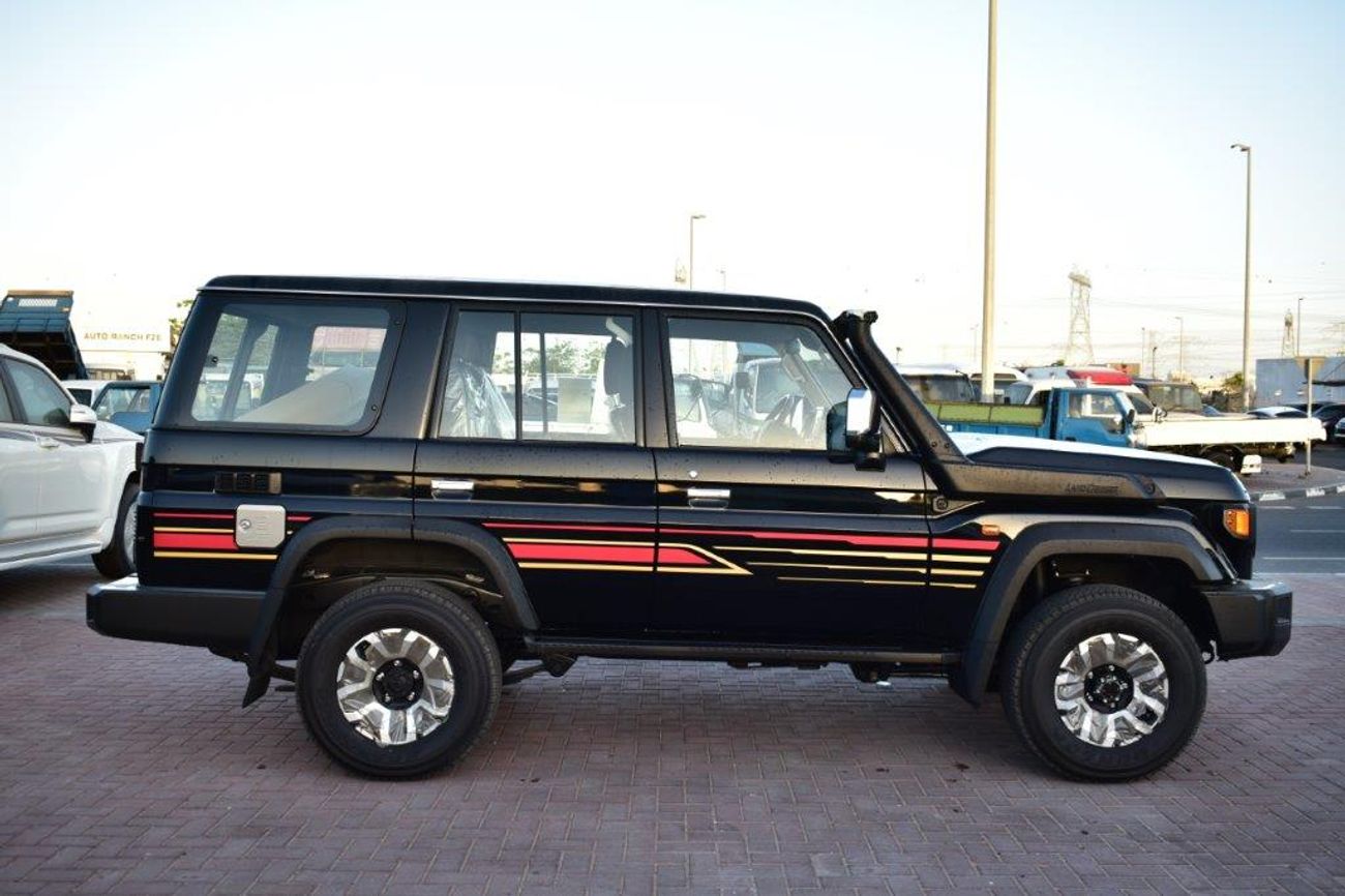 Toyota Land Cruiser 70 2025 TOYOTA LAND CRUISER 76 HARDTOP 40TH ANNIVERSARY LX-Z 2.8L DIESEL 4WD 5-SEATER AUTOMATIC