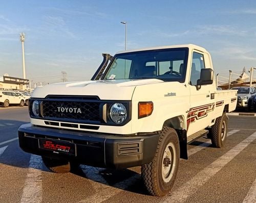 تويوتا لاند كروزر بيك آب  Diesel 4.2L 6V M/T 4*4 basic white color 2025 With No Restrictions