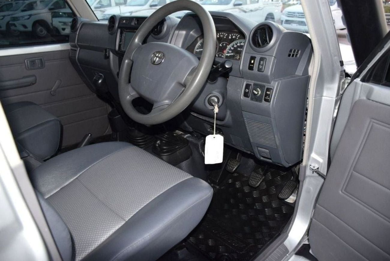 Toyota Land Cruiser Pick Up 2018 Toyota Land Cruiser Pick Up , 4dr Double Cab Utility, 4.5L 8cyl Diesel, Manual, Four Wheel Driv