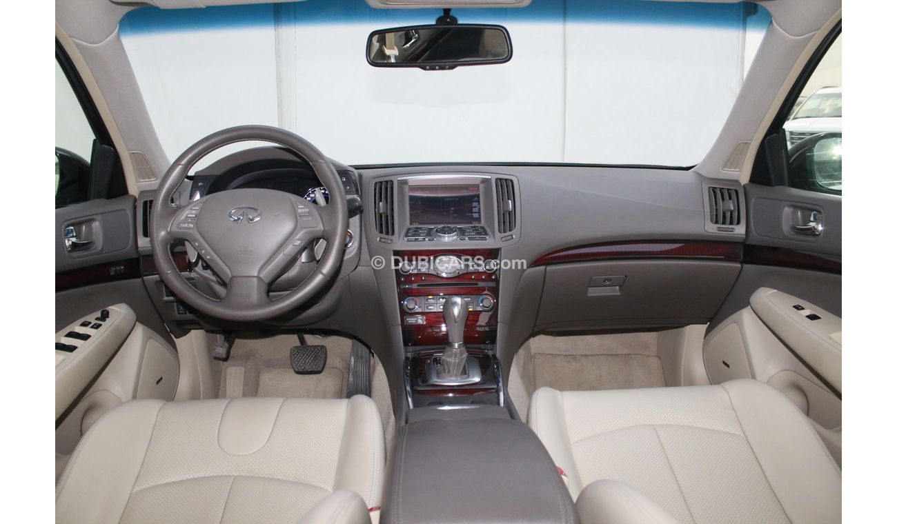 Infiniti G25 2.0L S 2015 WITH NAVIGATION BLUETOOTH SUNROOF