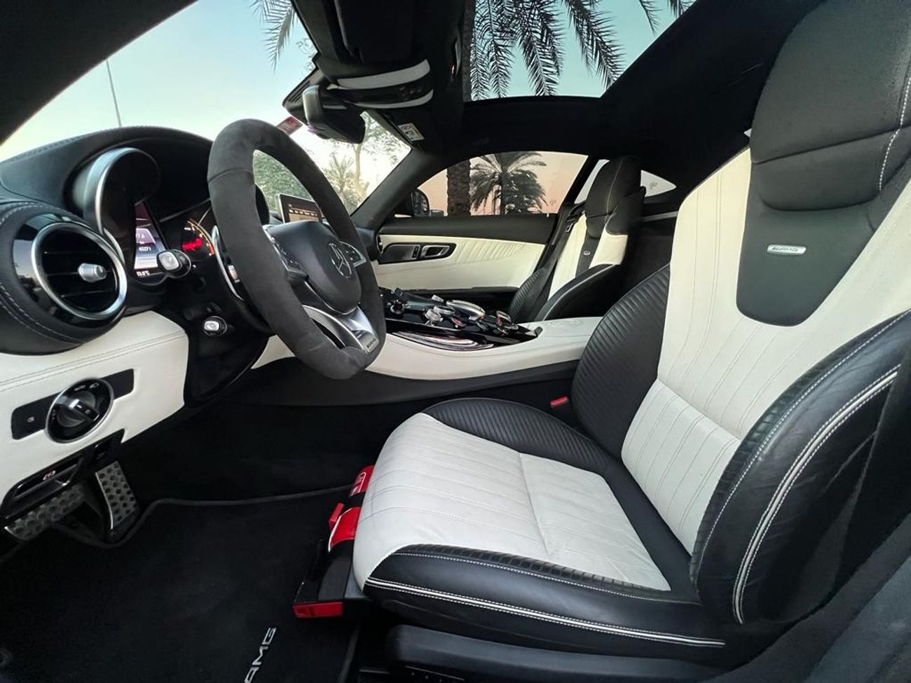 Mercedes-Benz AMG GT S MERCEDES BENZ GT 63 S AMG GCC CARBON FIBER UNDER WARRANTY FULL SERVICE HISTORY