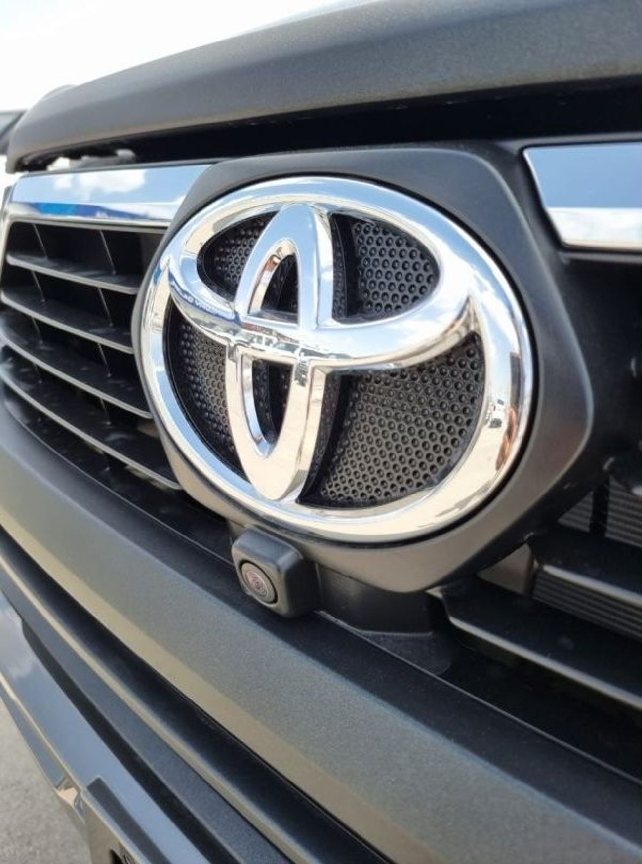 Toyota Hilux 4.0L PETROL A/T ADVENTURE FULL OPTION DOUBLE CABIN PICKUP