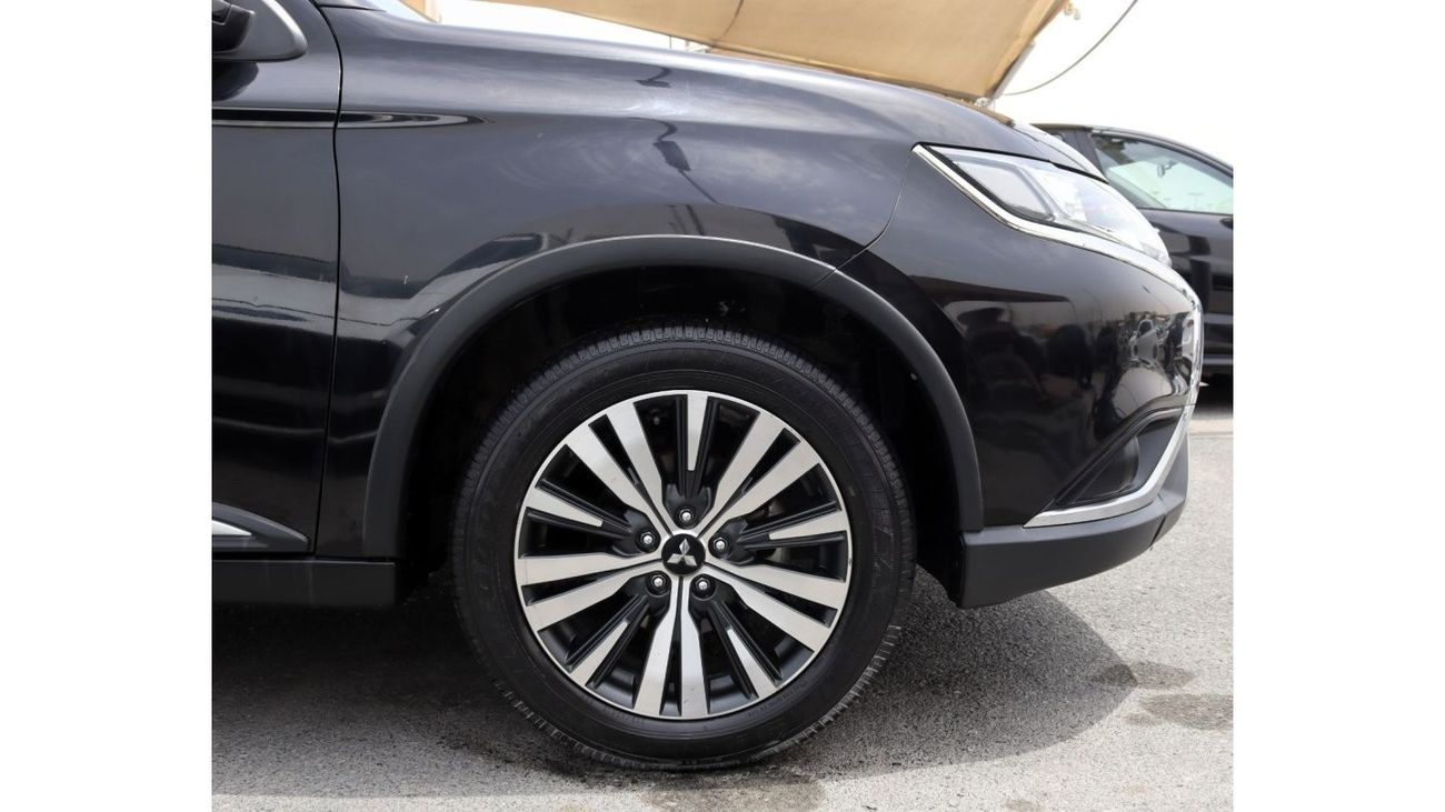 Mitsubishi Outlander GLX Basic ACCIDENTS FREE - ORIGINAL PAINT - GCC - 7 STR - ENGINE 2400 CC - V4