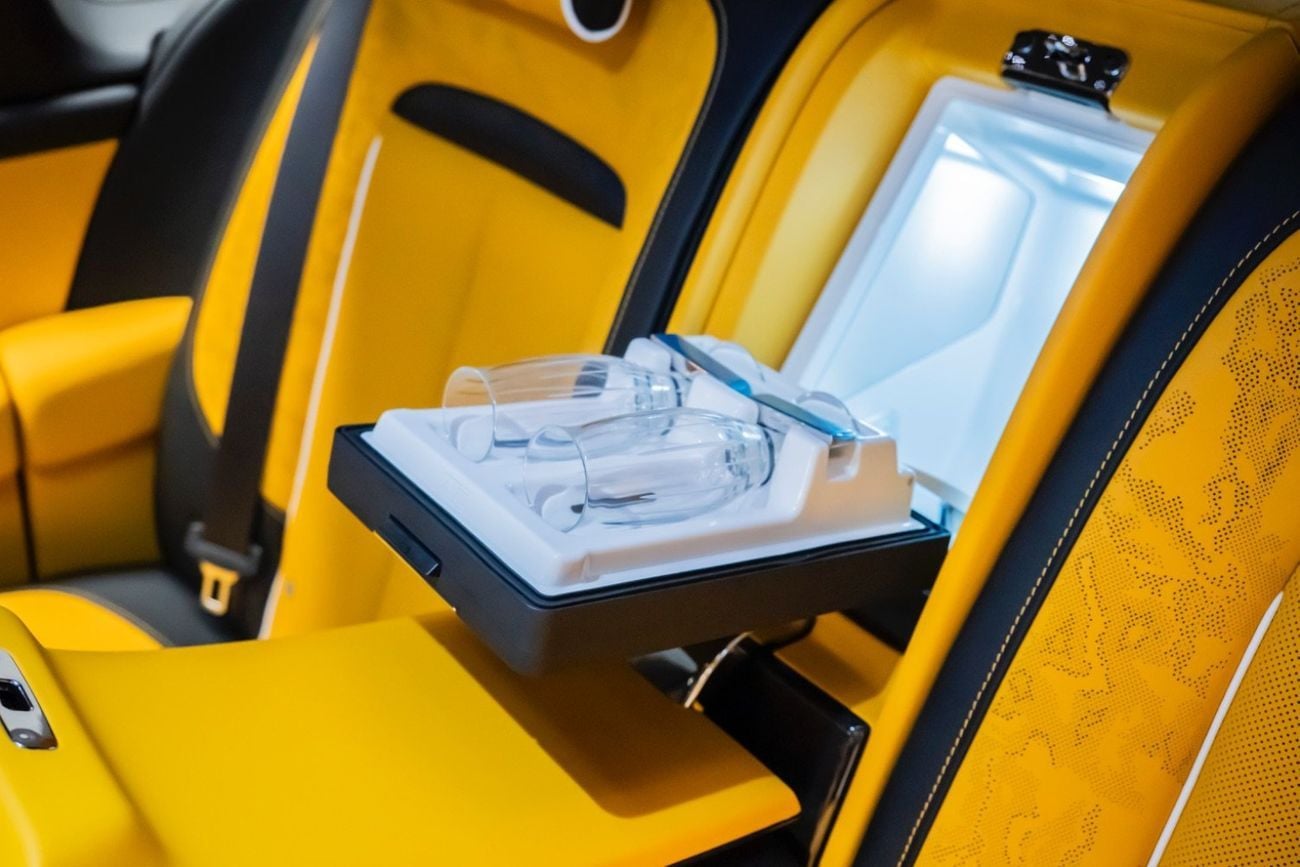 رولز رويس كولينان Rolls Royce cullinan  2025 GCC  Warranty and service AGMC  Black badge  2,900 km