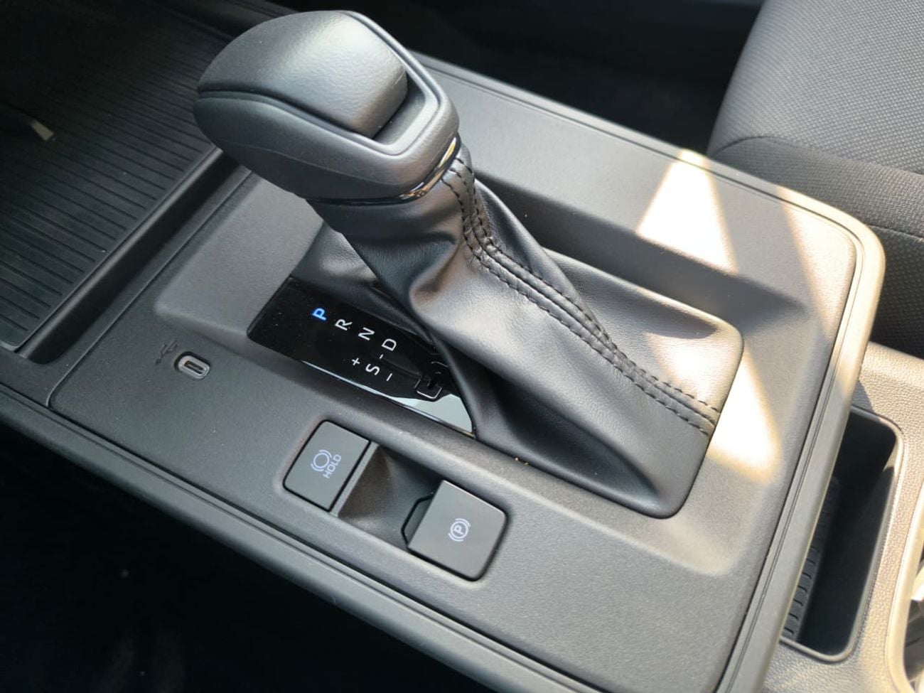 تويوتا فرونتلاندر 2.0L Hybrid Leading 2025 Model