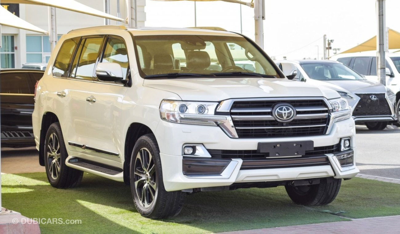 Toyota Land Cruiser VXR Grand Touring 5.7 V8