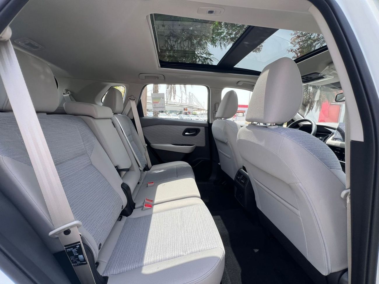 نيسان إكس تريل S 2.5L (169 HP) FWD (7 Seater)