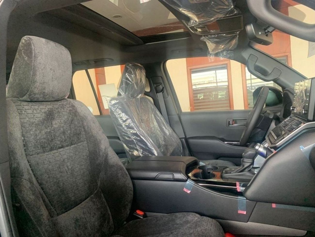 Toyota Land Cruiser EX.R 4.0L V6 BLACK INSIDE BLACK