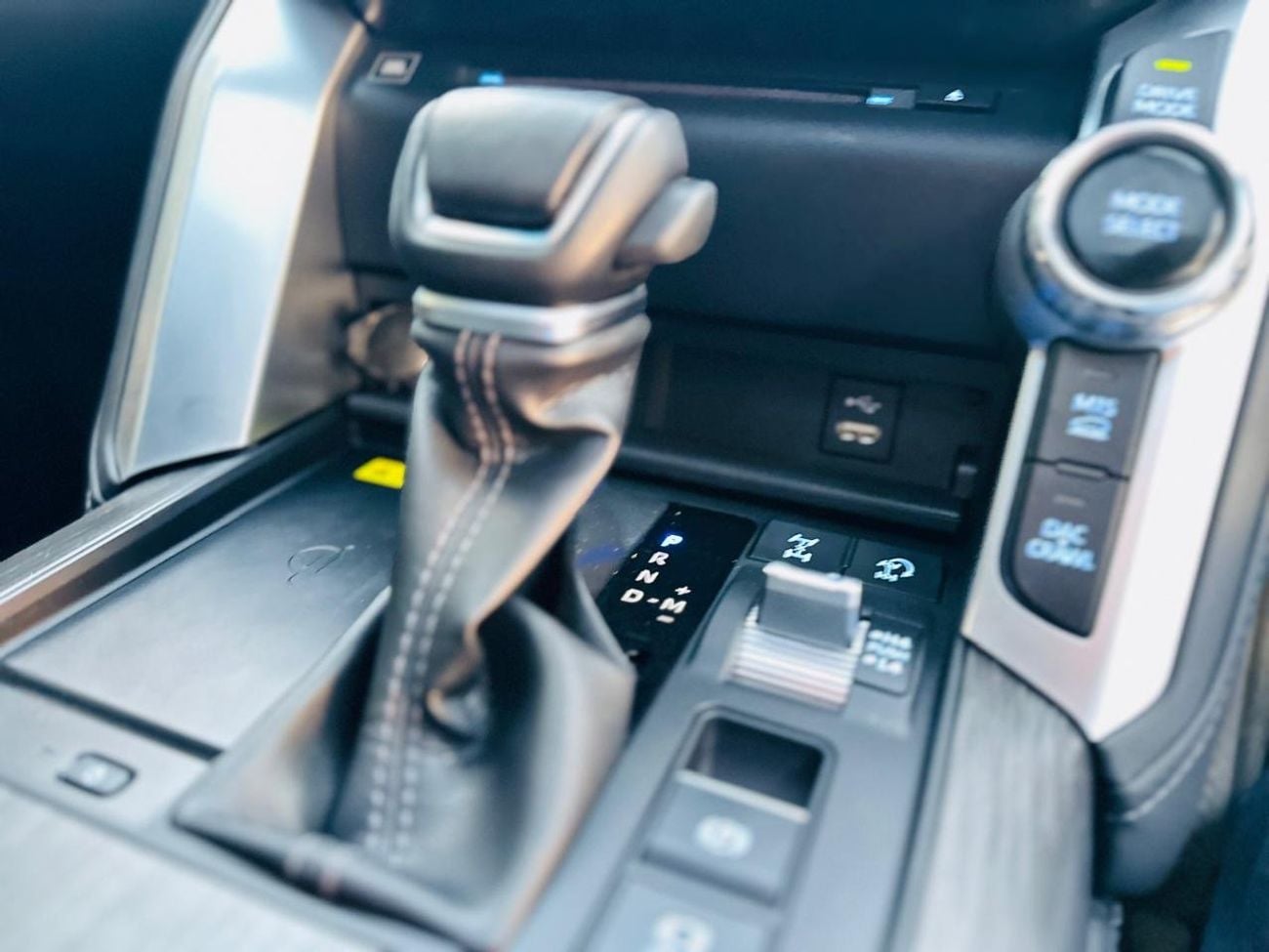 Toyota Land Cruiser GR-S 3.3L