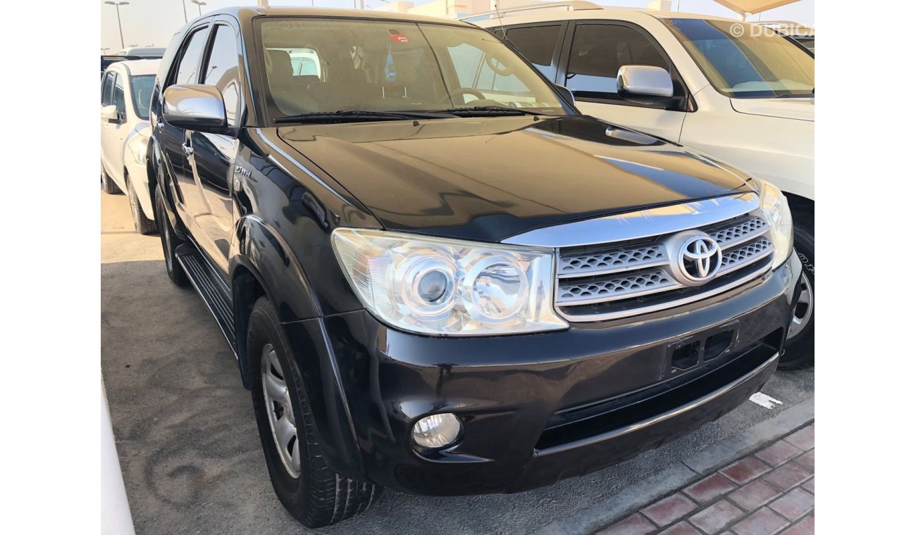 تويوتا فورتونر Toyota Fortuner 2.7 ltr 2011. free of accident with low mileage