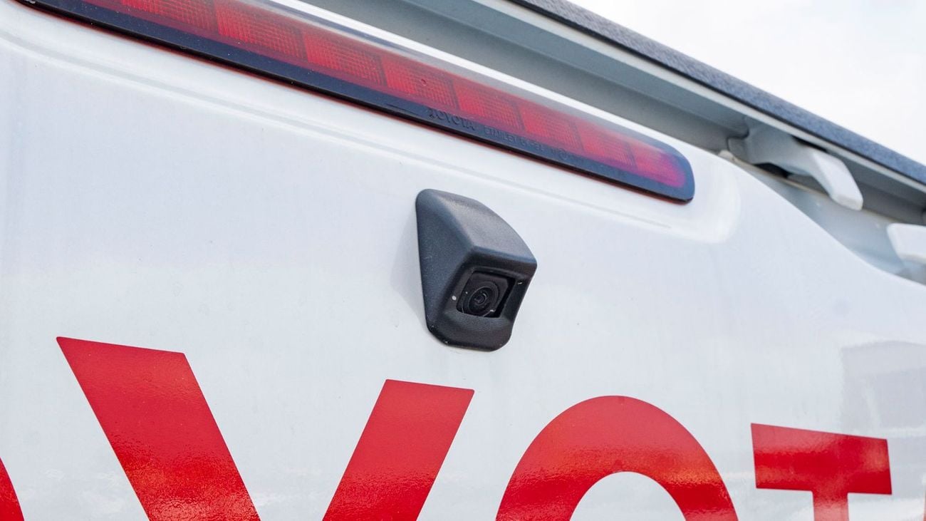 تويوتا هيلوكس 2025 Toyota Hilux DC 2.7L Petrol MT - Black Interior