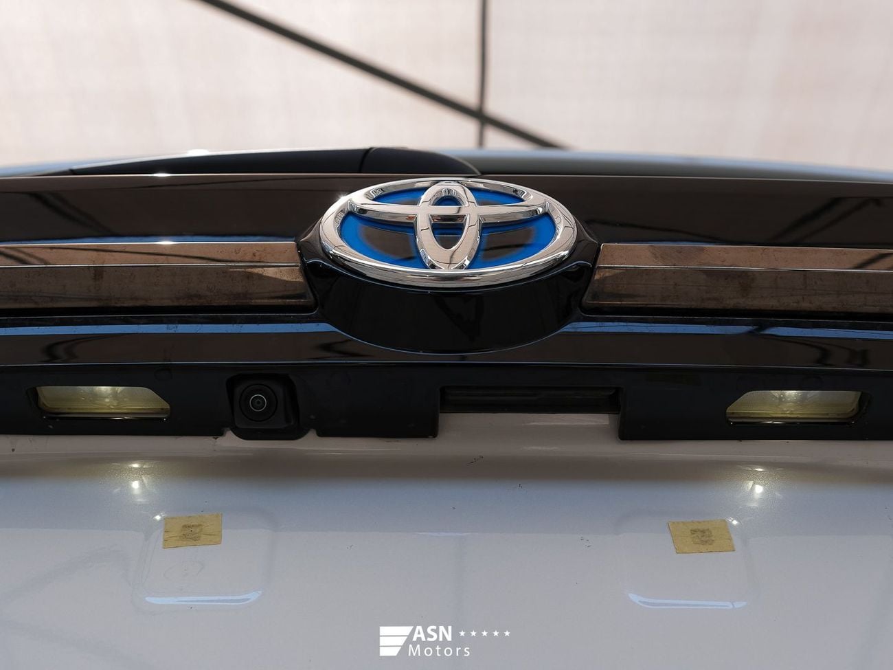 تويوتا وايلدلاندر  2.5L Hybrid 4WD 2025 (Clearance Price)