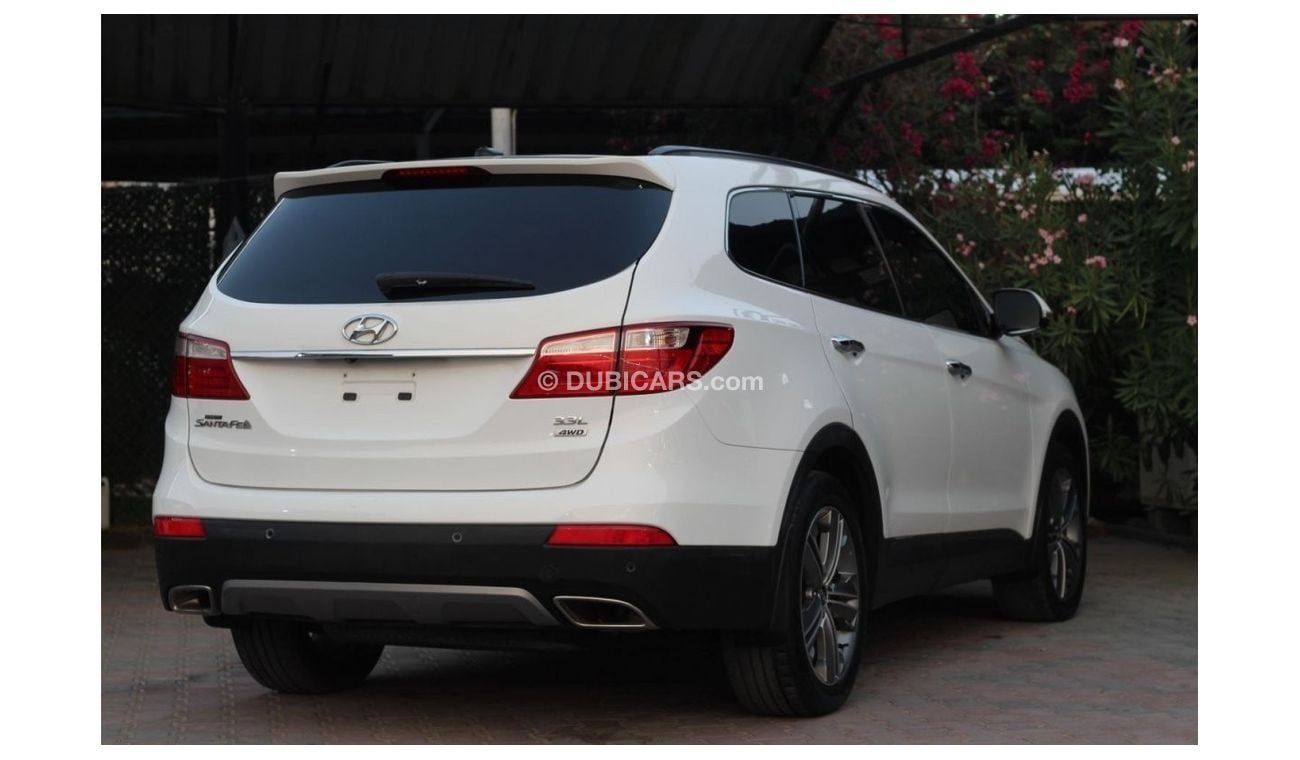 Hyundai Grand Santa Fe GLS هيونداي جراند سنتافي موديل : 2015 مطلوب :42000 درهم الممشى : 187000 كم مواصفات خليجية V6/3.3L 4W