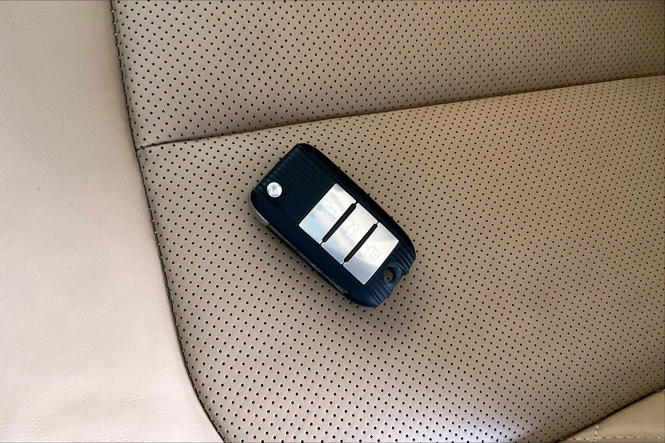 أم جي RX8 Luxury | شامل الضمان | 0 ﺪﻔﻋﺓ ﺃﻮﻟﻯ