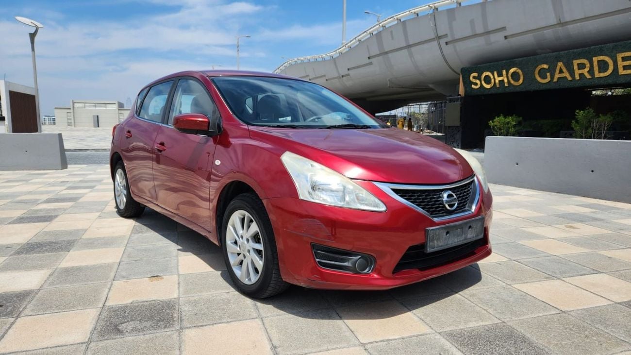 Nissan Tiida SV