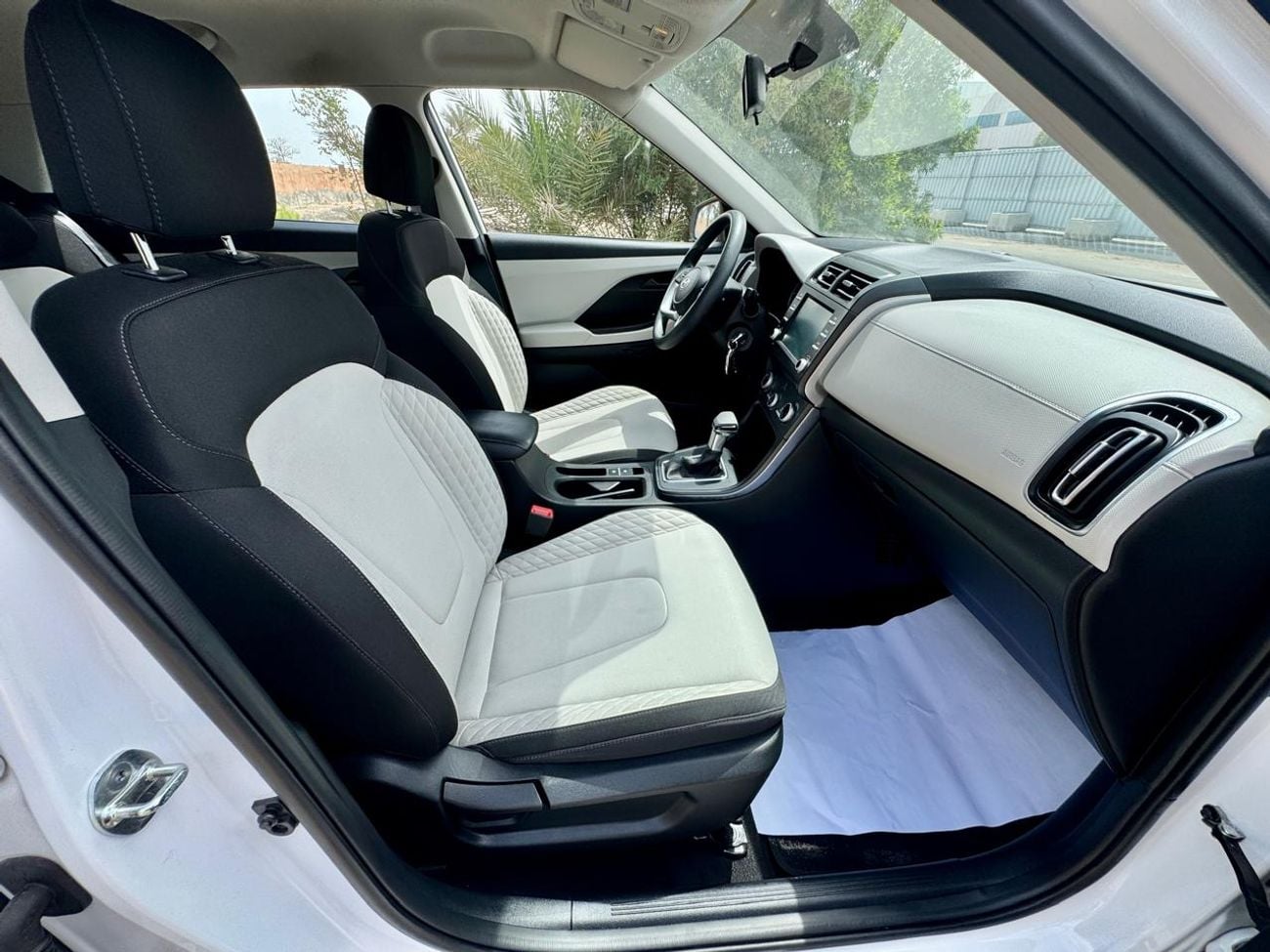 Hyundai Creta Mid 1.6L 770-Monthly l GCC l Cruise, Camera, Navigation l Accident Free