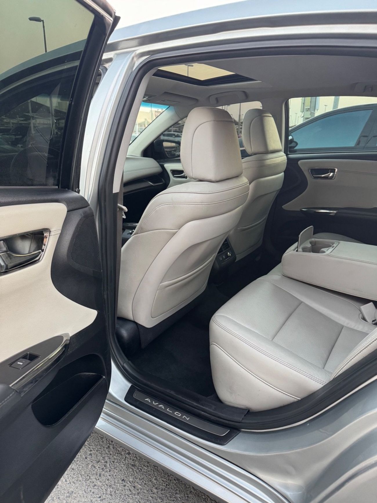 تويوتا افالون