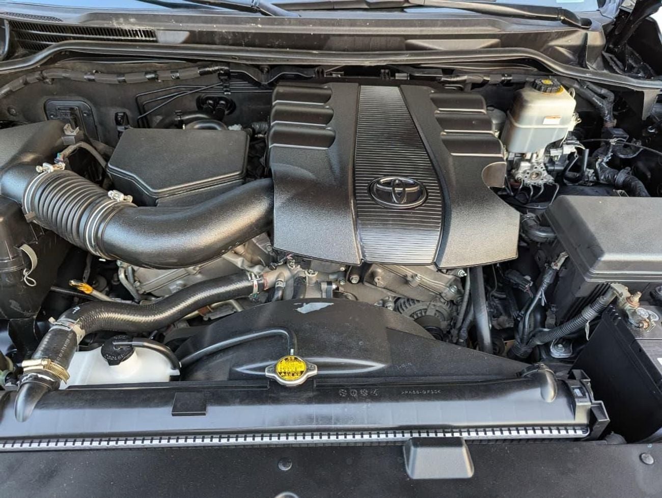 Toyota Land Cruiser GXR Toyota Land Cruiser Model 2019 cylinder 6 petrol