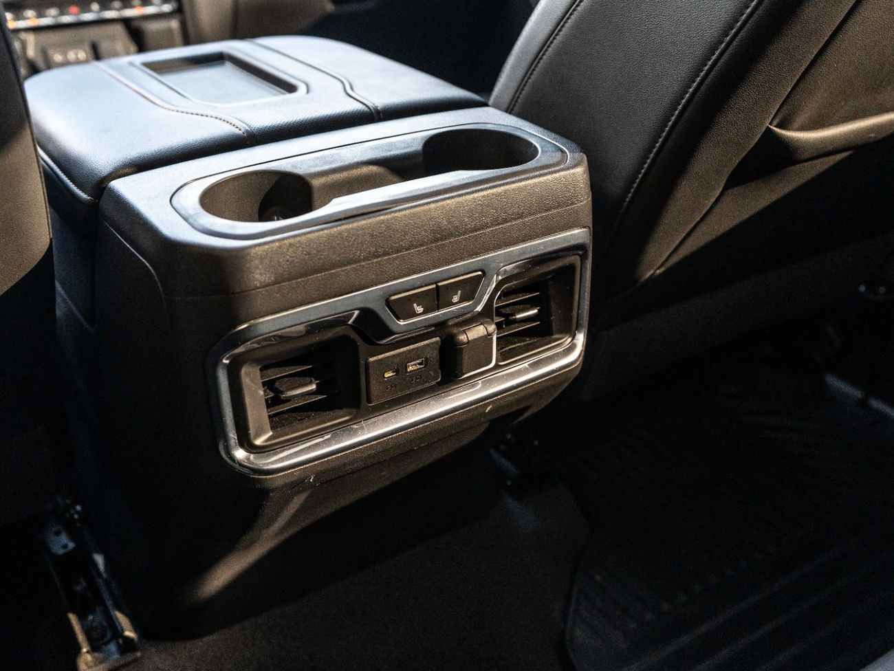 جي أم سي سييرا 5.3L V8 AT4 Crew Cab (AWD)