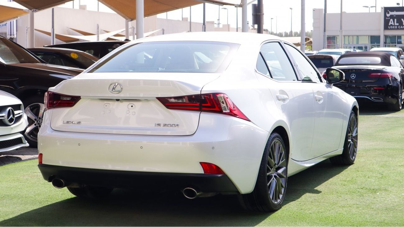 لكزس IS 200 200 T