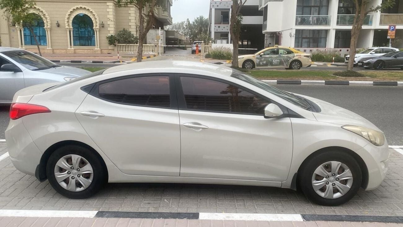 هيونداي إلانترا