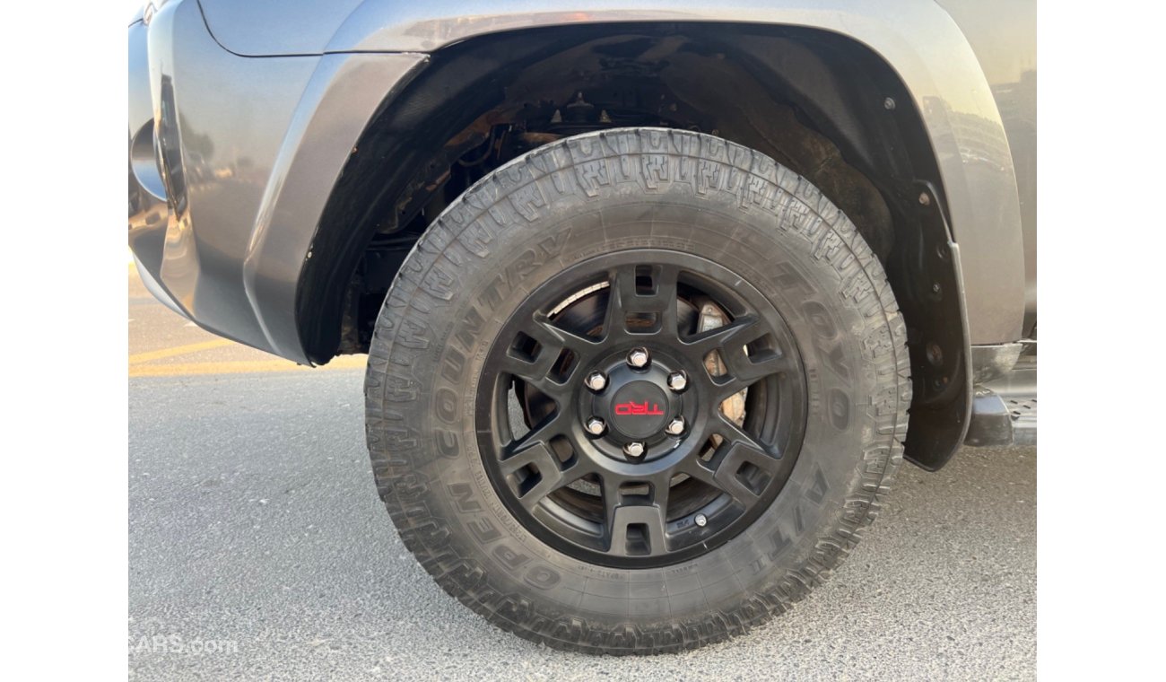 تويوتا 4Runner PUSH START TRD SUNROOF 2 REMOTES (Export  Only)