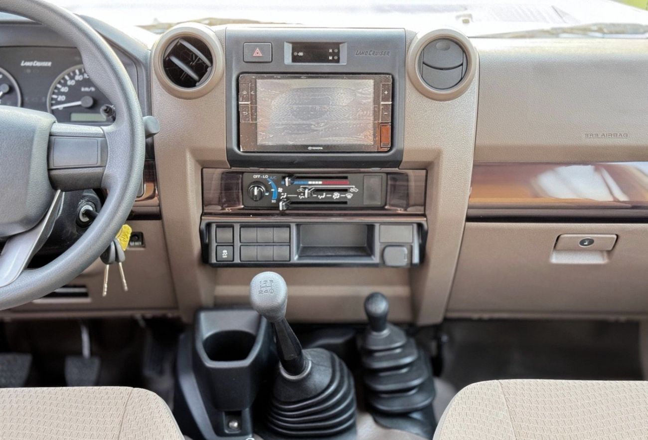 Toyota Land Cruiser Pickup 70 MANUAL TRANSMISSION, DIESEL