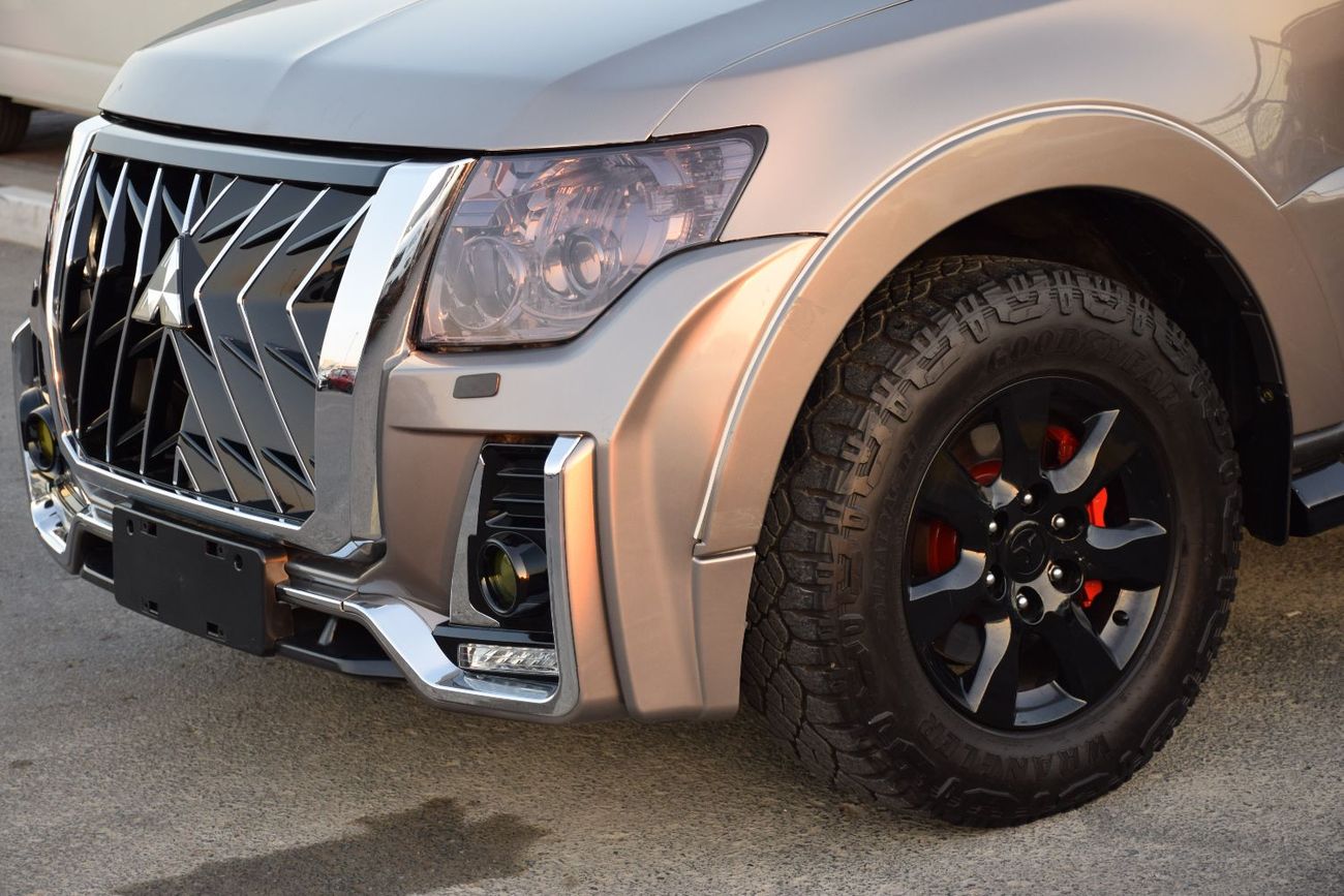 ميتسوبيشي باجيرو Right Hand (Diesel 3.2L)