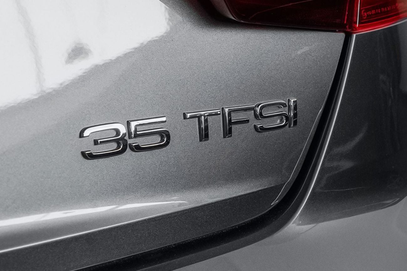 Audi A4 35 TFSI S-LINE 35 TFSI S Line 2.0L