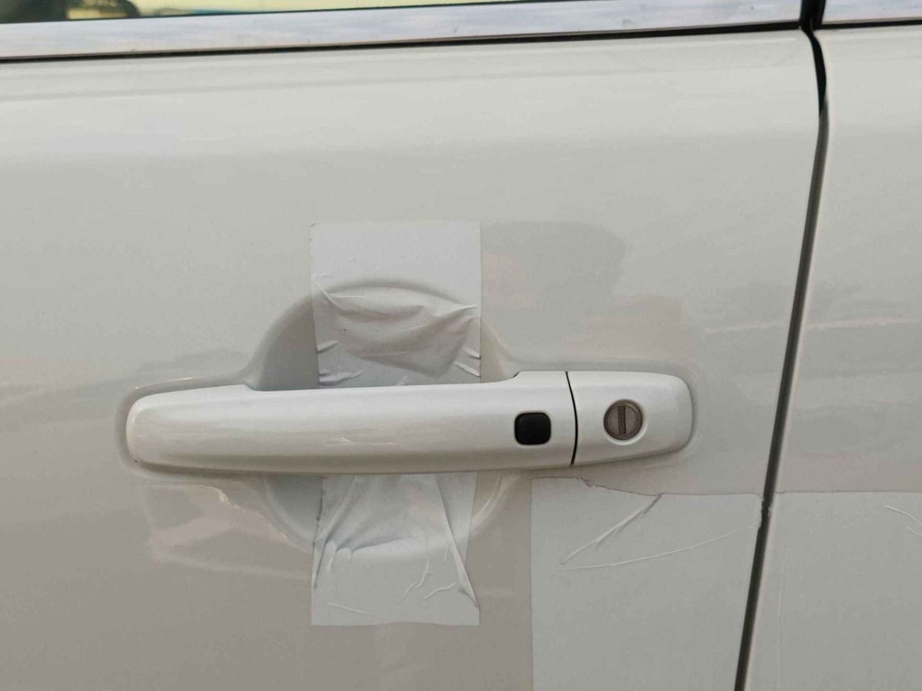 Suzuki Grand Vitara GLX / HYBRID / DOUBLE TONE / 1.5L V4 /  "9" DISPLAY / 360* CAMERA / HEADUP DISPLAY (CODE # GVHB4X2F)