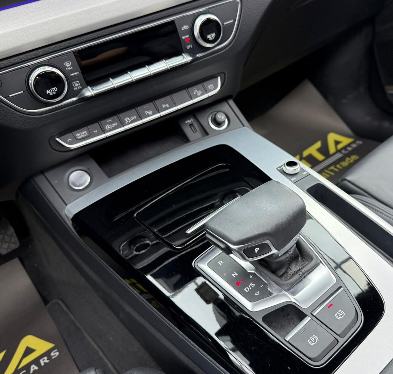 أودي Q5 45 TFSI quattro S Line 2.0L 2024 Audi Q5 S-Line Quattro, 2029 Audi Warranty + Service Pack, Low Km, 