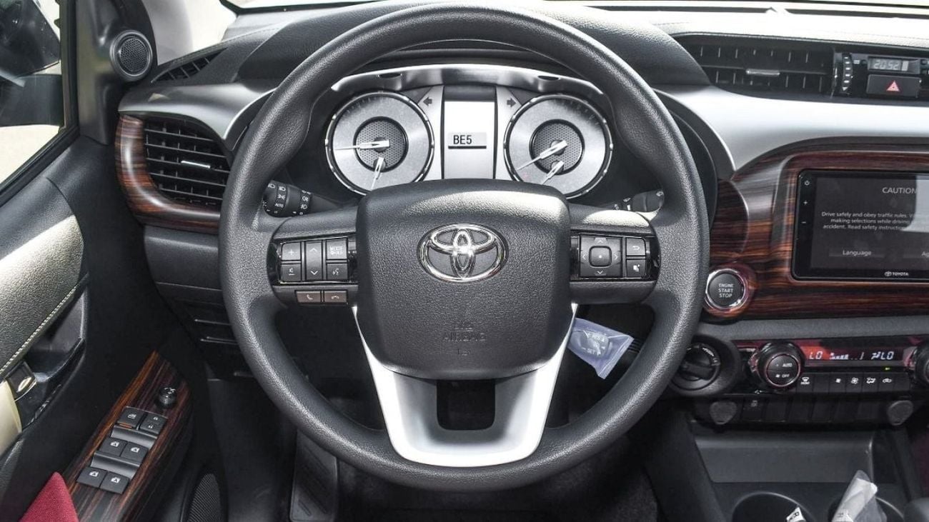 Toyota Hilux TOYOTA HILUX 2.7L AT PETROL FULL PUSH START 2024 MODEL