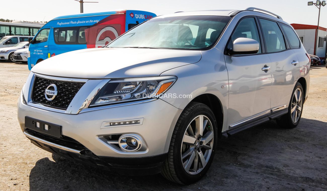 Nissan Pathfinder SV 4WD