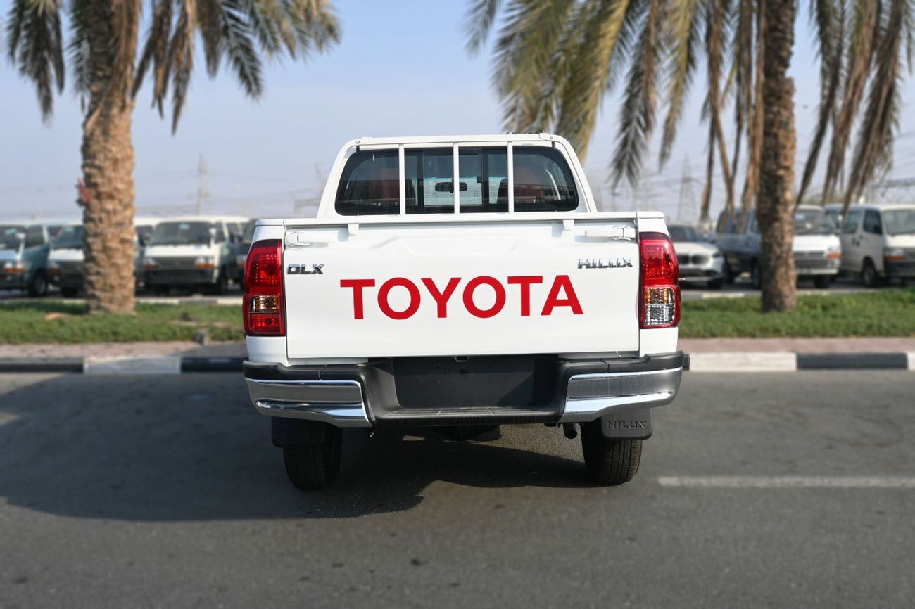 Toyota Hilux Toyota Hilux pickup narrow chassis/body Petro engine 2.7 automatic gear power window manual A.c doub