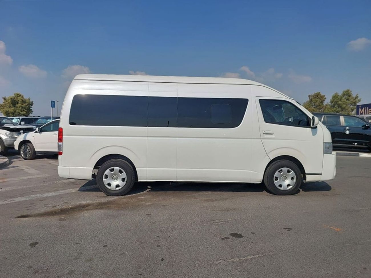 Toyota Hiace TOYOTA HIACE VAN RHD 2014 MODEL 3.0 L DIESEL AUTOMATIC(PM13716)