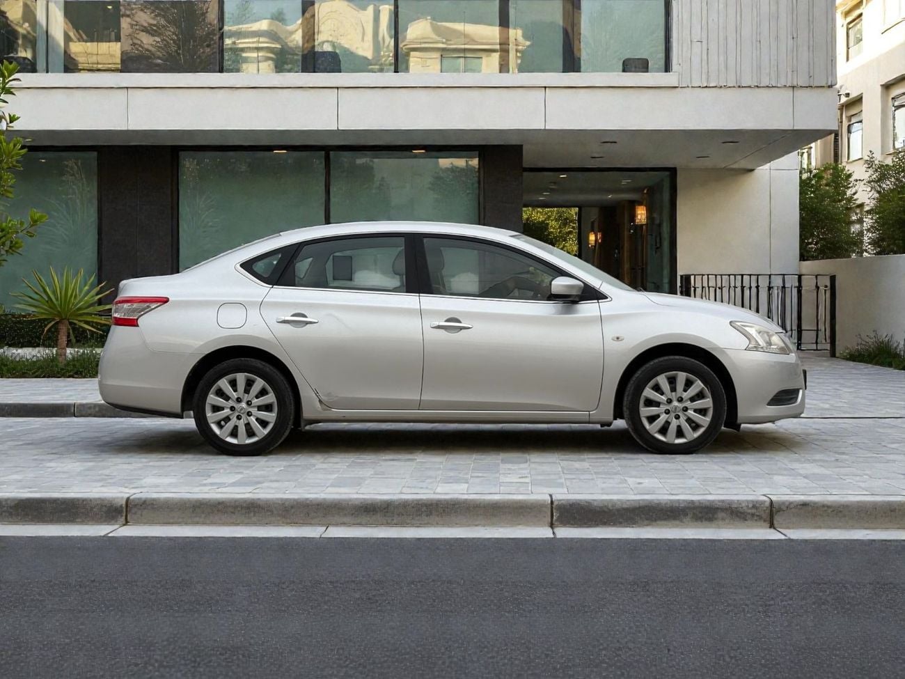 نيسان سنترا NISSAN SENTRA SE 1.6L A/T | 2020 | GCC SPECS | AED 450 per month