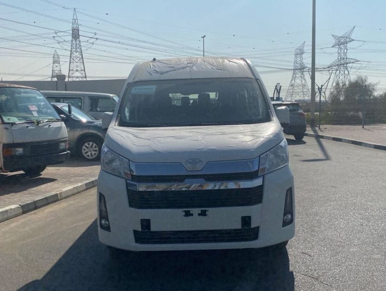 تويوتا هاياس GL 2.8 L HIGH ROOF WITH AC FULL OPTION BRAND NEW