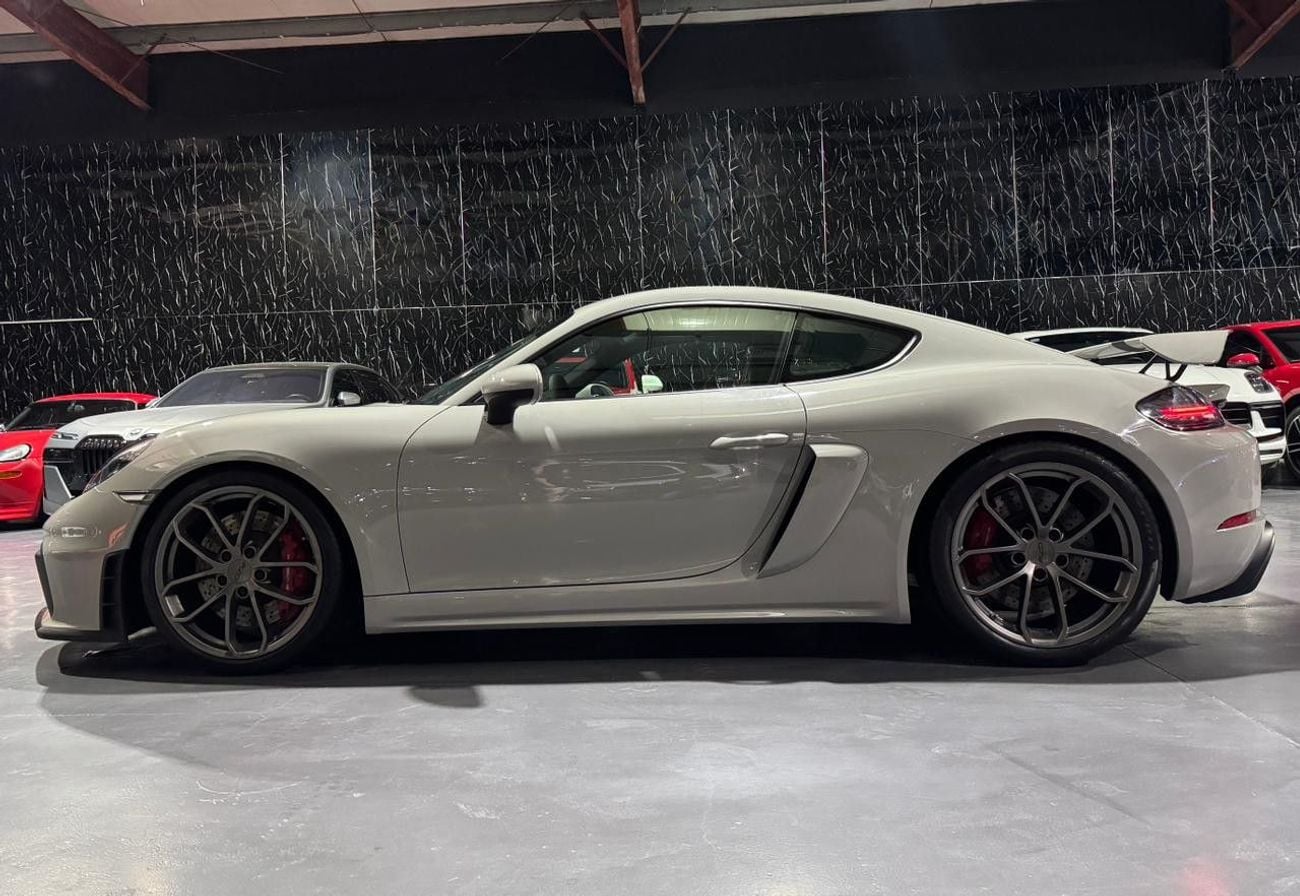 بورش كايمان 718 GT4 4.0L (420 HP) M/T