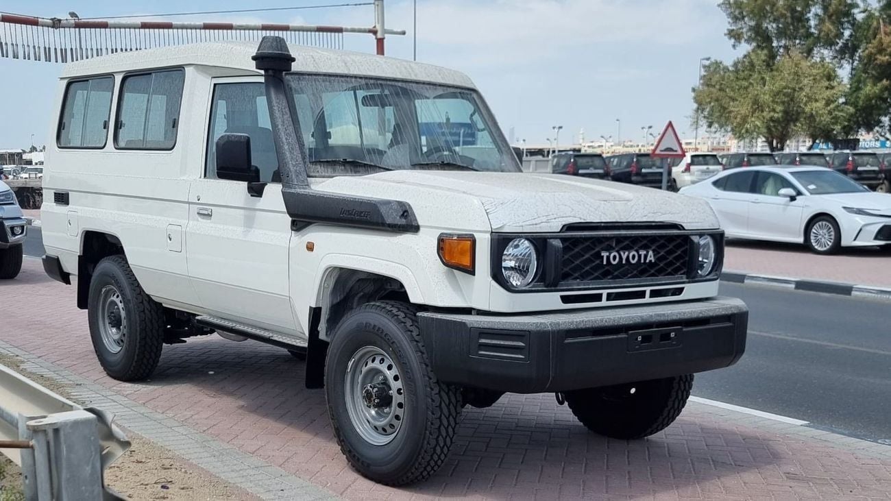 تويوتا لاند كروزر 70 LC 78 HARDTOP 2.8L MT GDJ78 2.8L Diesel AT 2025YM