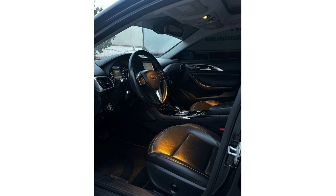 Infiniti Q30 Premium