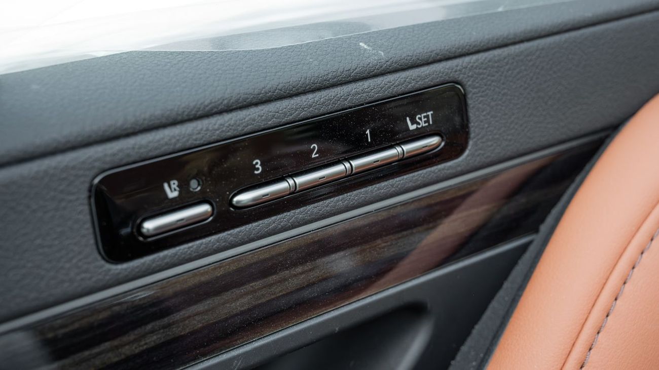 Lexus LX 700h LEXUS LX700h HEV VIP 3.5L -2026YM