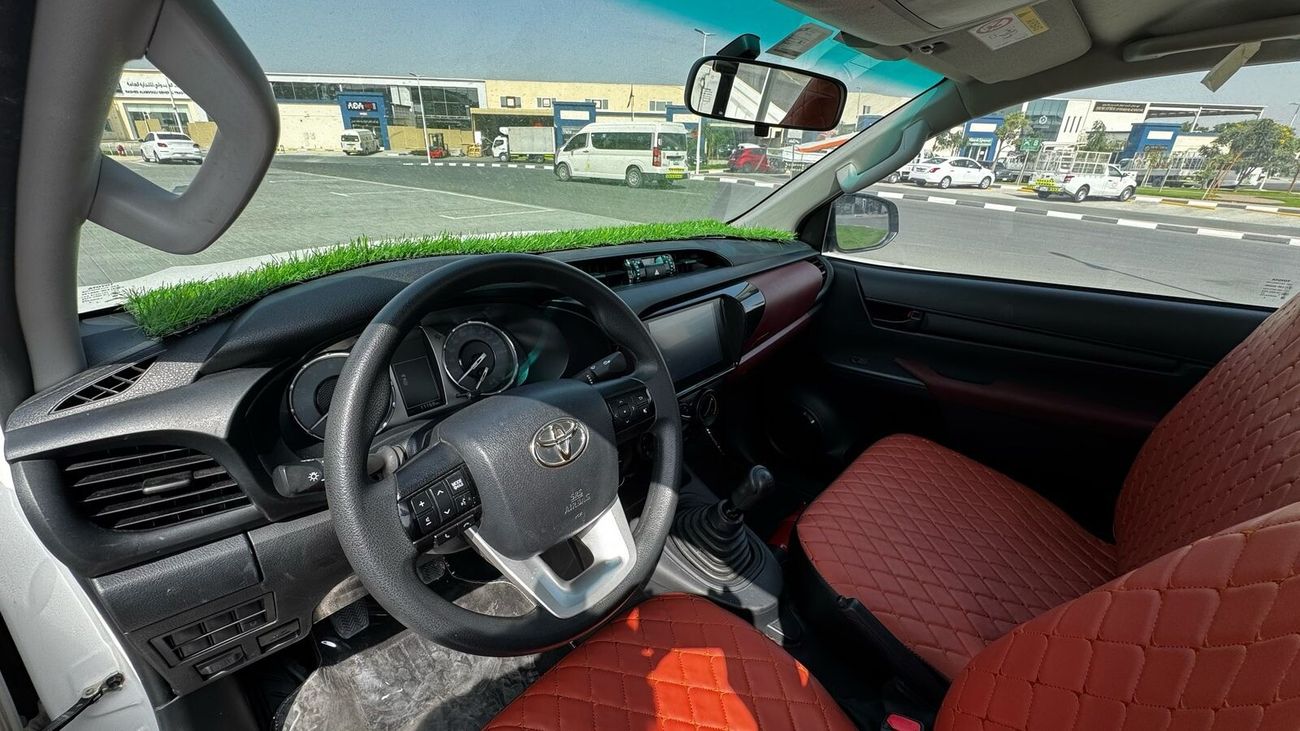 تويوتا هيلوكس GLX 2.7L Single Cab 2024