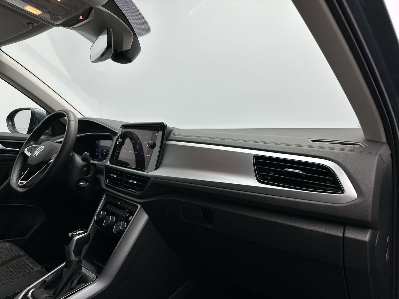 فولكس واجن T ROC LIFE T-Roc 2L | Smart Crossover with Camera & Park Sensors | VW Certified | GCC Spec
