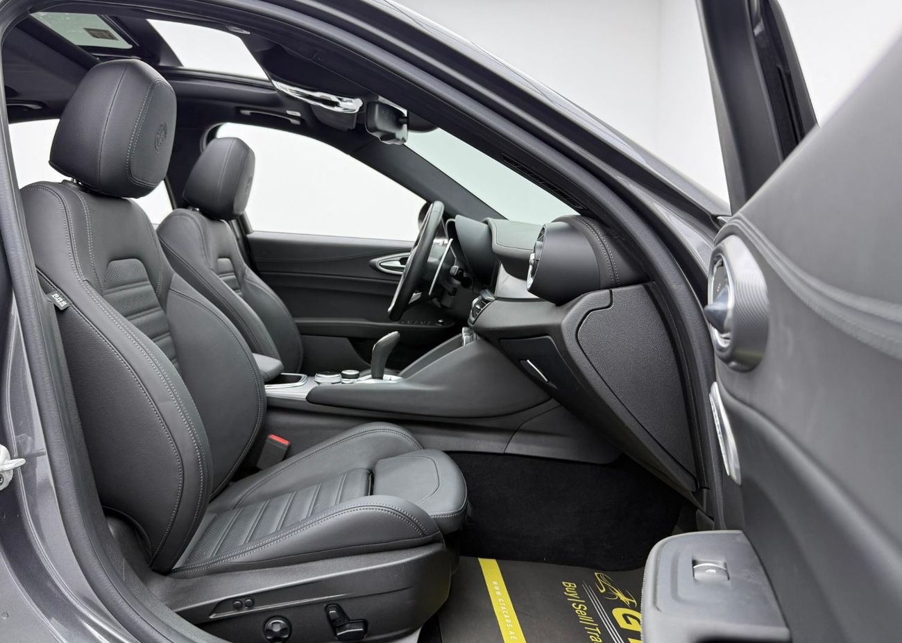 ألفا روميو جوليا 2024 Alfa Romeo Giulia Veloce Q2 MCA, 2028 Agency Warranty+Service Contract, Agency FSH, GCC