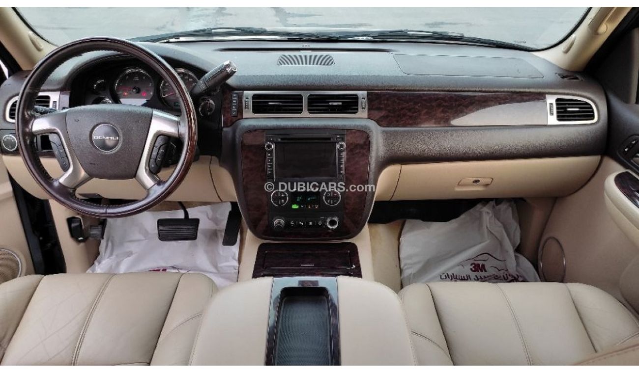 GMC Yukon DENALI FULL OPTION GCC