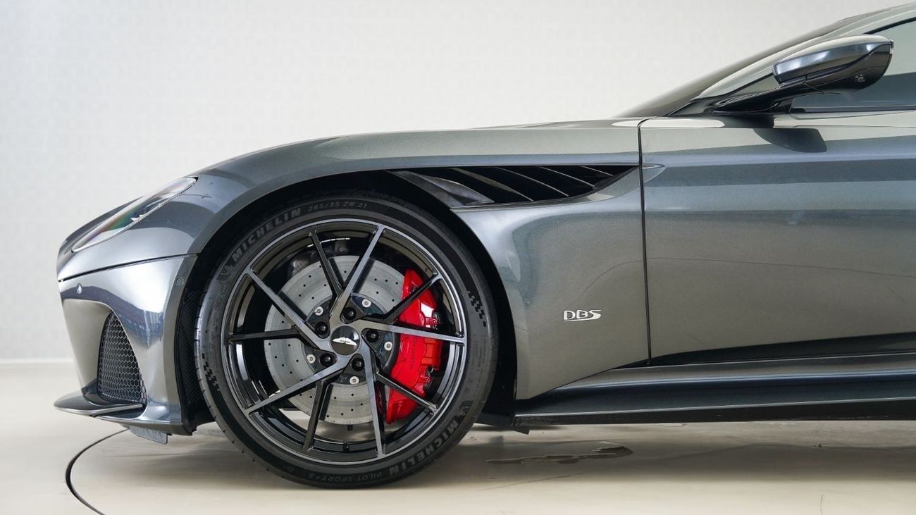 أستون مارتن DBS Superleggera 5.2L